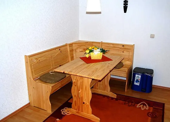 Haus Mecklenburg * Elmenhorst/Lichtenhagen